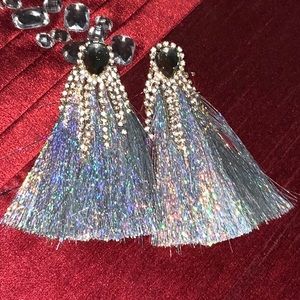 6/$20 Sparkling earrings